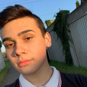 Meet your Posher, Cade